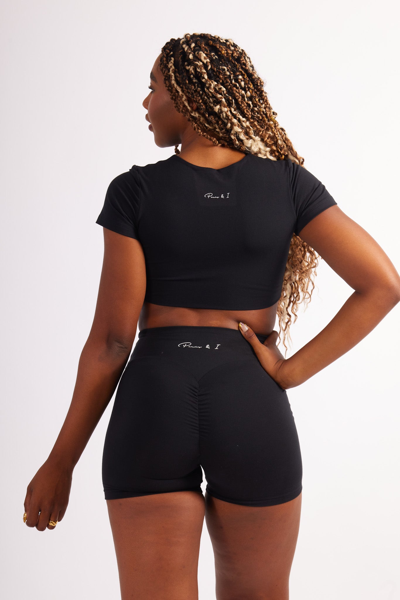 SCRUNCH SHORTS