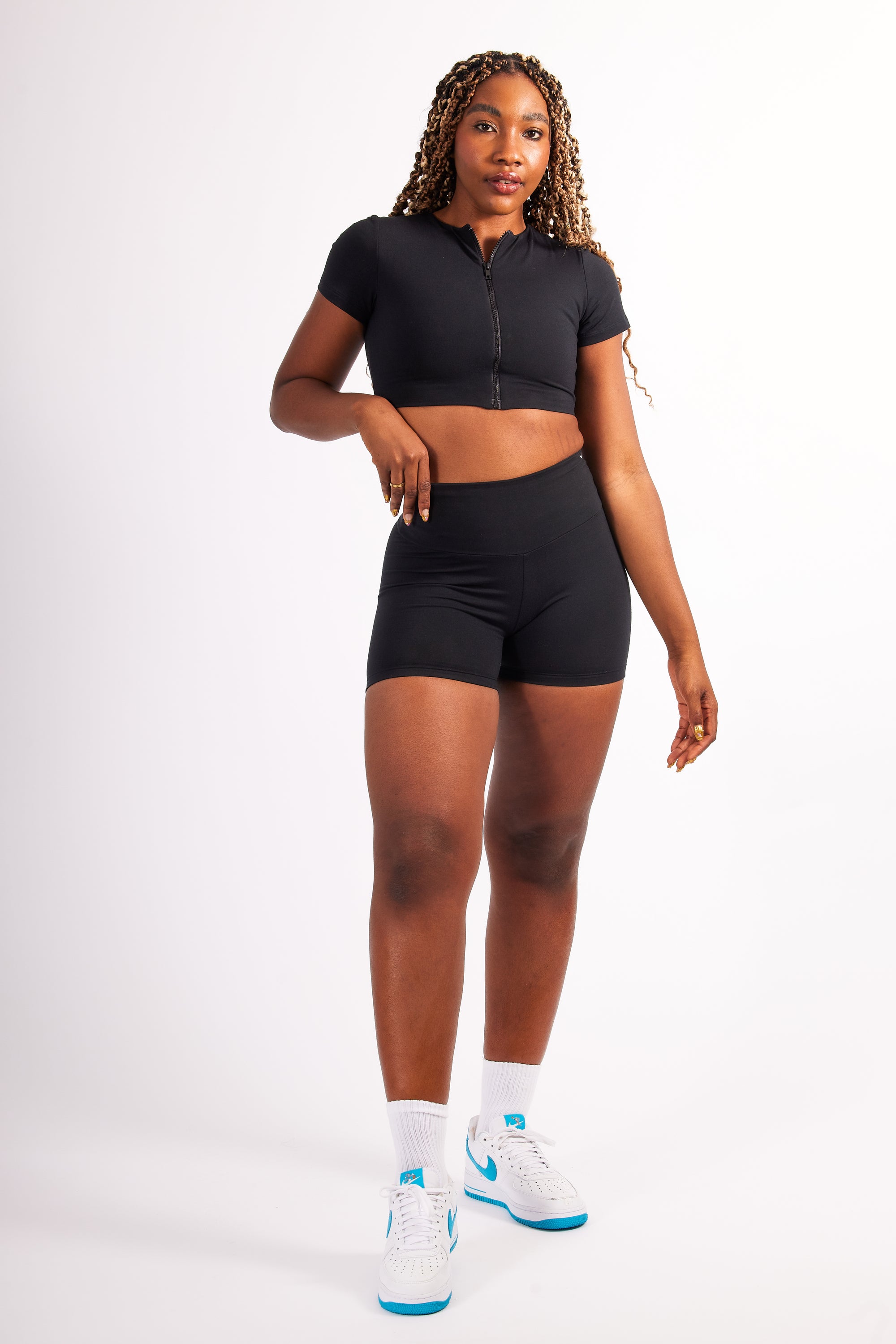 SCRUNCH SHORTS